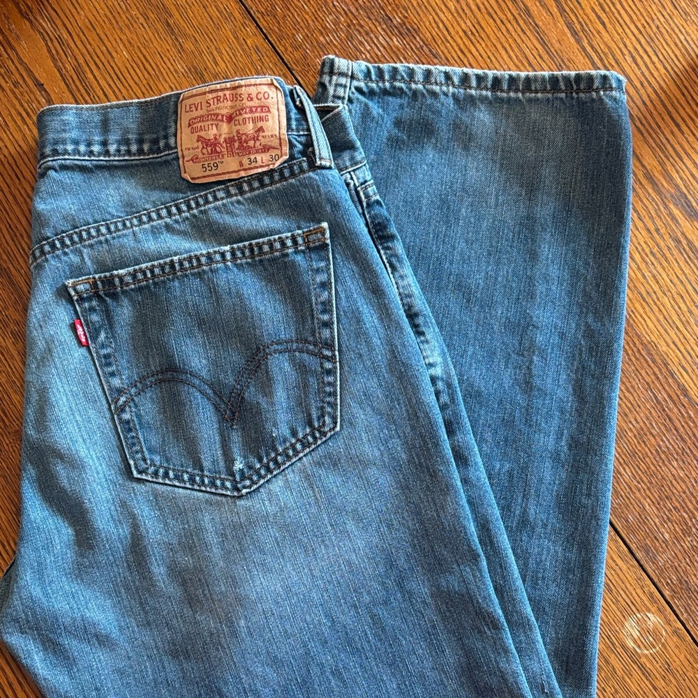 Levi's Men's Relaxed Fit Jeans in Classic Blue